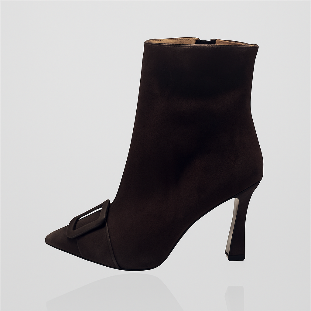 Stivaletto in camoscio con fibbia