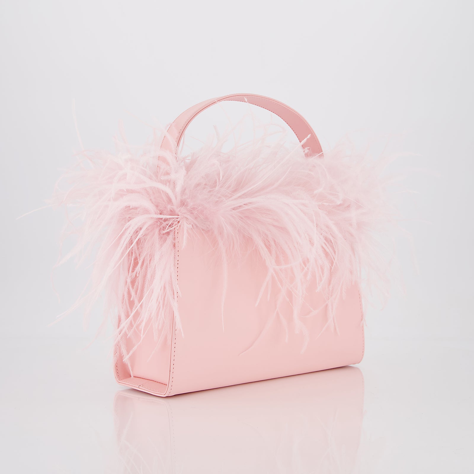 Borsa nera con piume